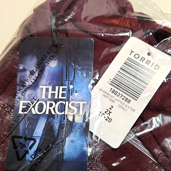 ❤️NWT VINTAGE TORRID TEE - THE EXORCIST LATTICE SLEEVE TOP HALLOWEEN PLUS SIZE - Picture 6 of 13